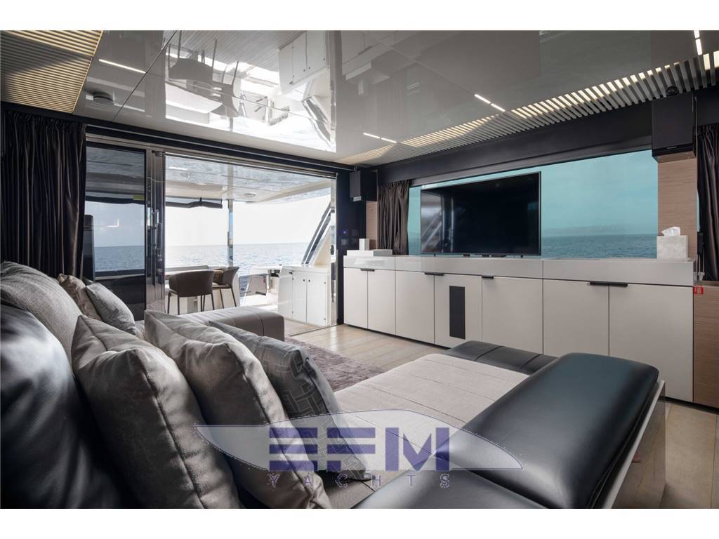 Ferretti 780