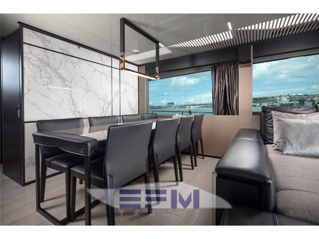 Ferretti 780