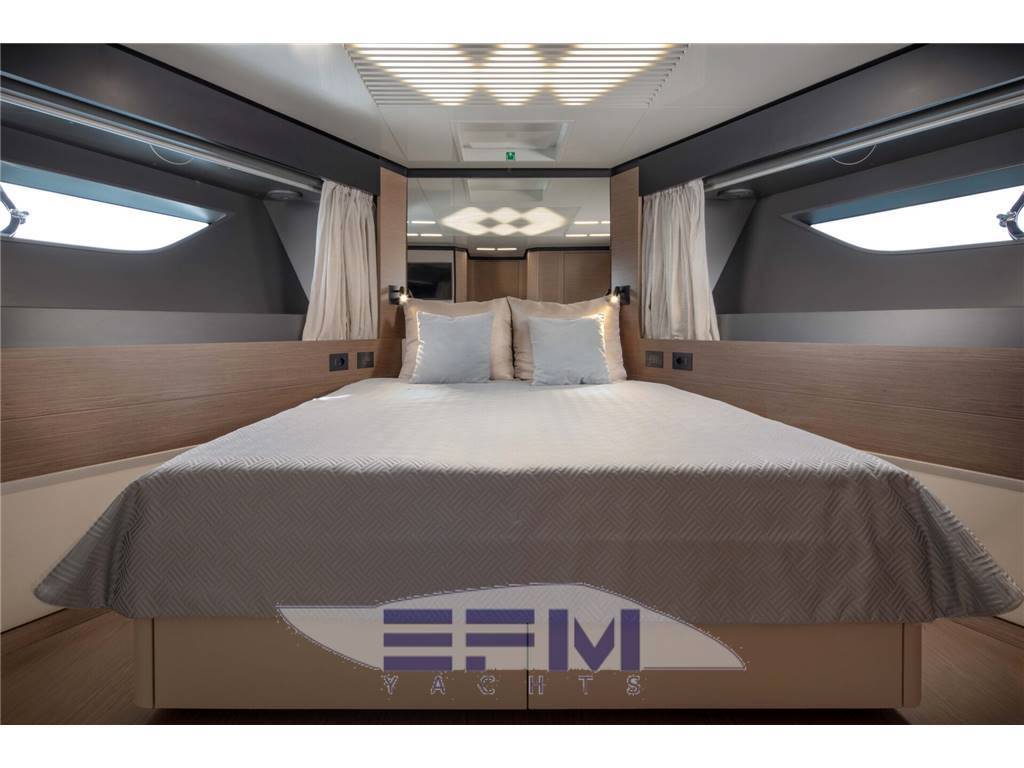 Ferretti 780