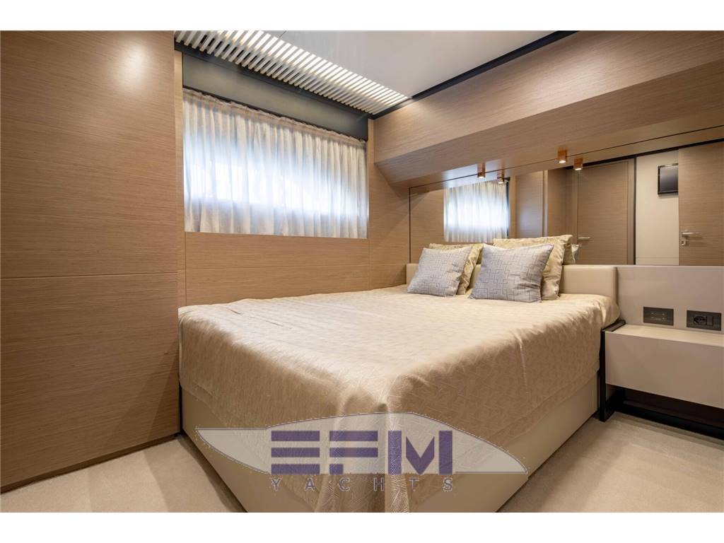 Ferretti 780