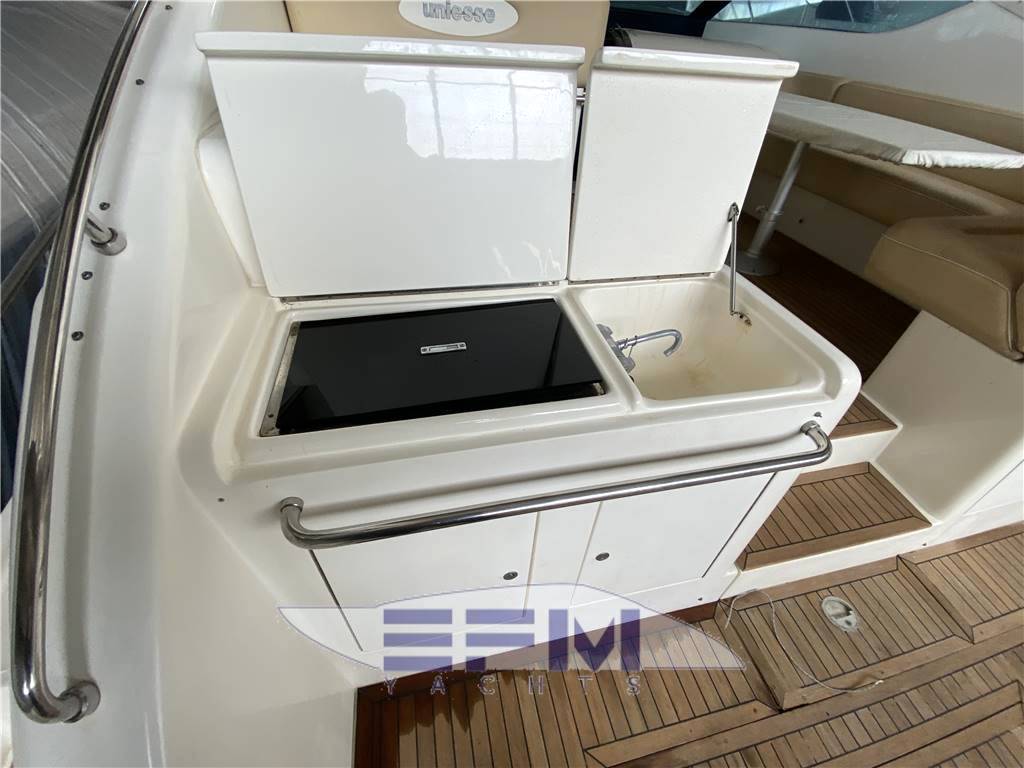 Uniesse 48 open