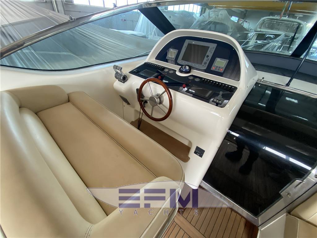 Uniesse 48 open