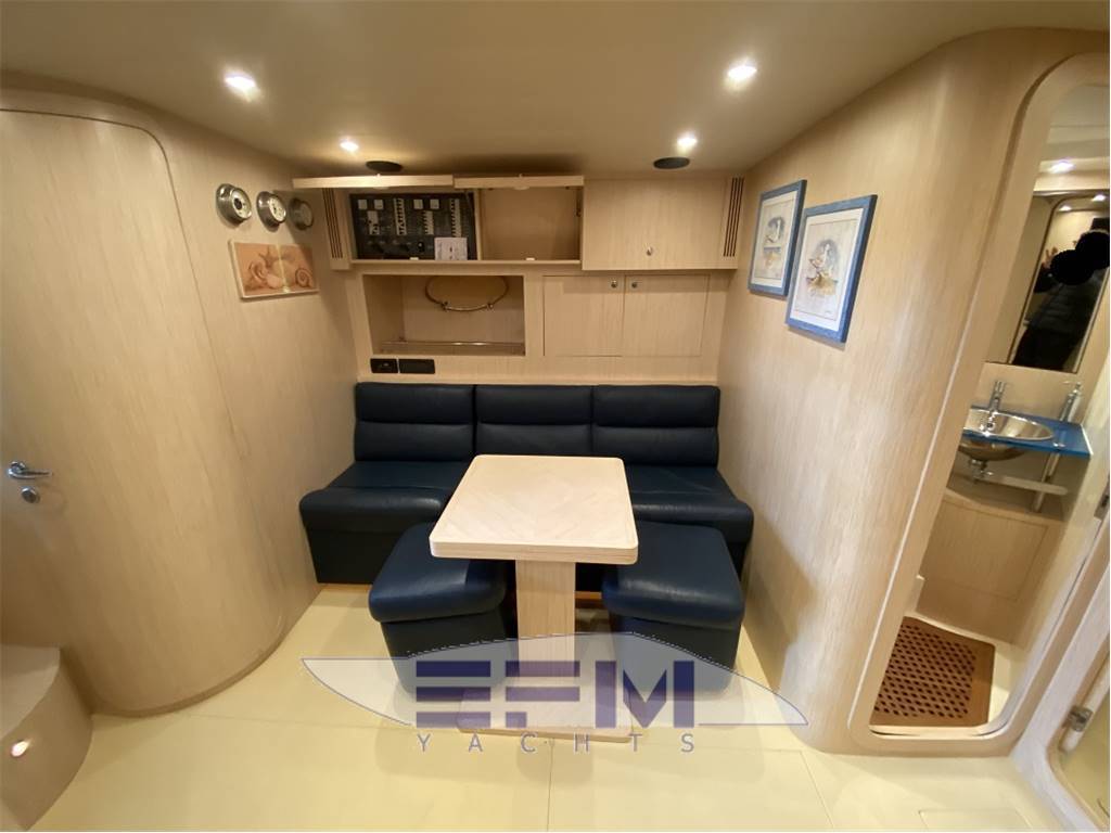 Uniesse 48 open
