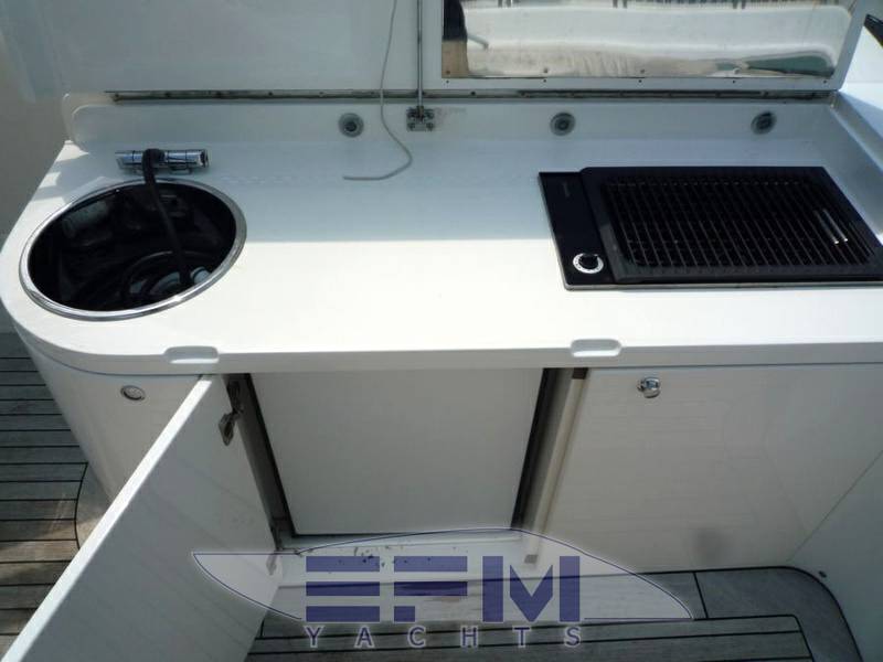 Uniesse marine 72 fly