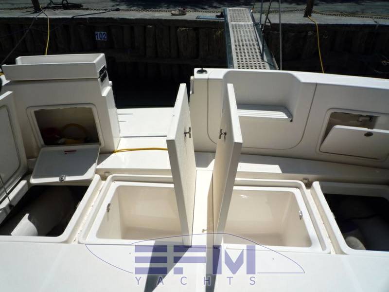 Riviera marine 47 flybridge