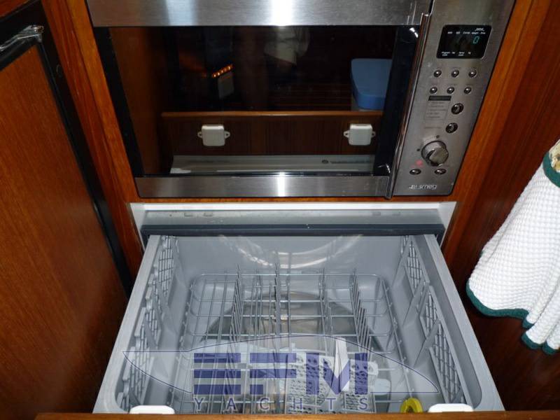 Riviera marine 47 flybridge
