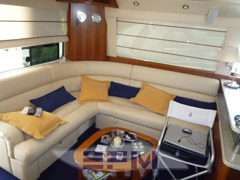 Riviera marine 47 flybridge