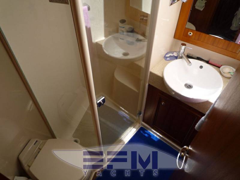 Riviera marine 47 flybridge