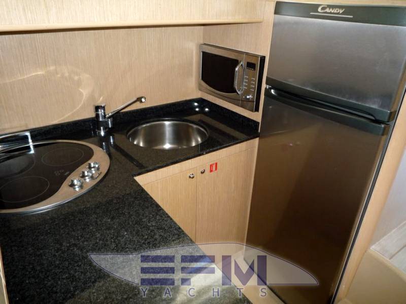 Ferretti 460 fly