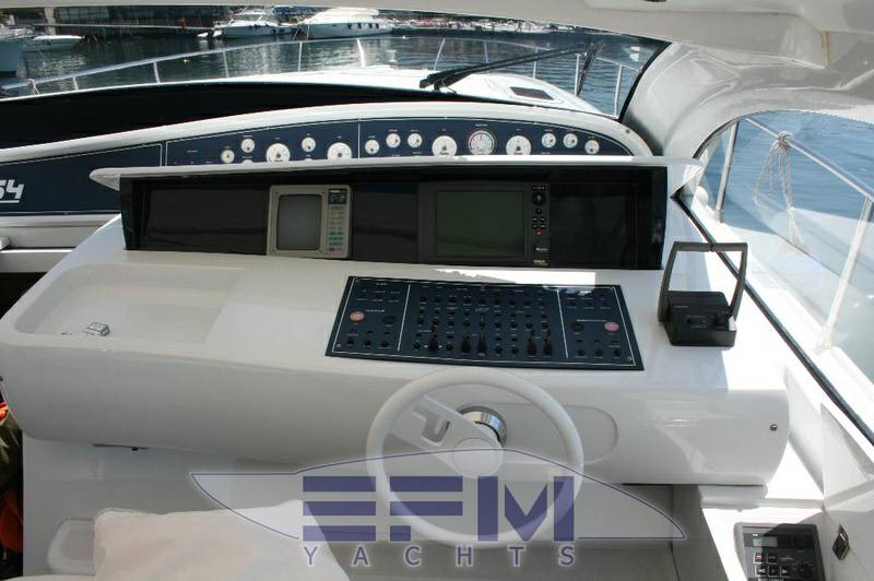 Pershing 54'