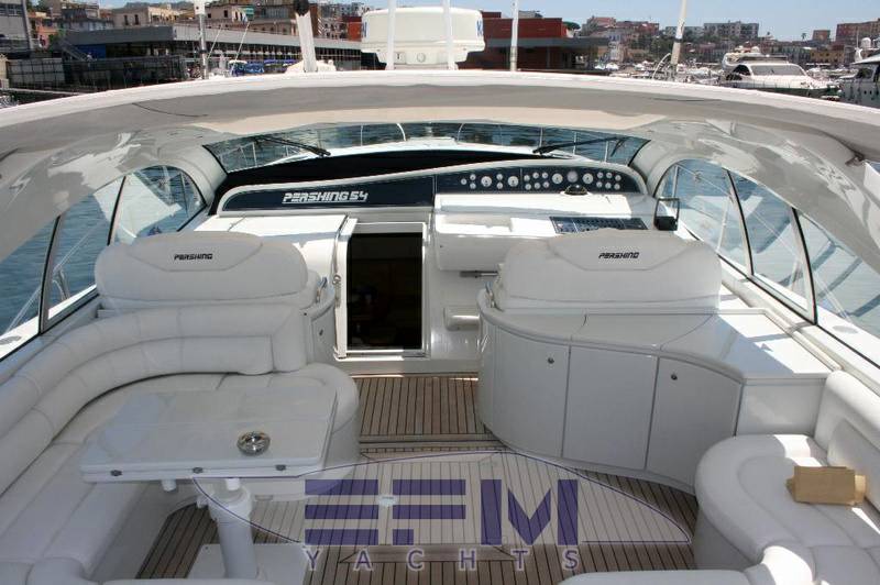 Pershing 54'