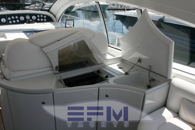 Pershing 54'