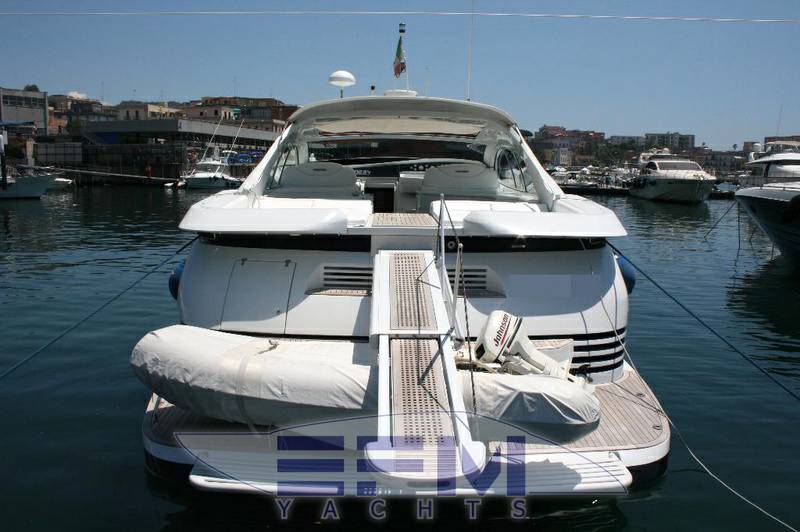 Pershing 54'