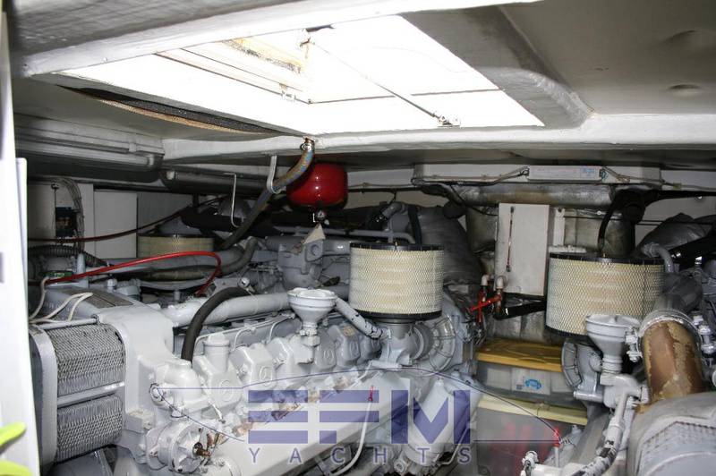 Pershing 54'