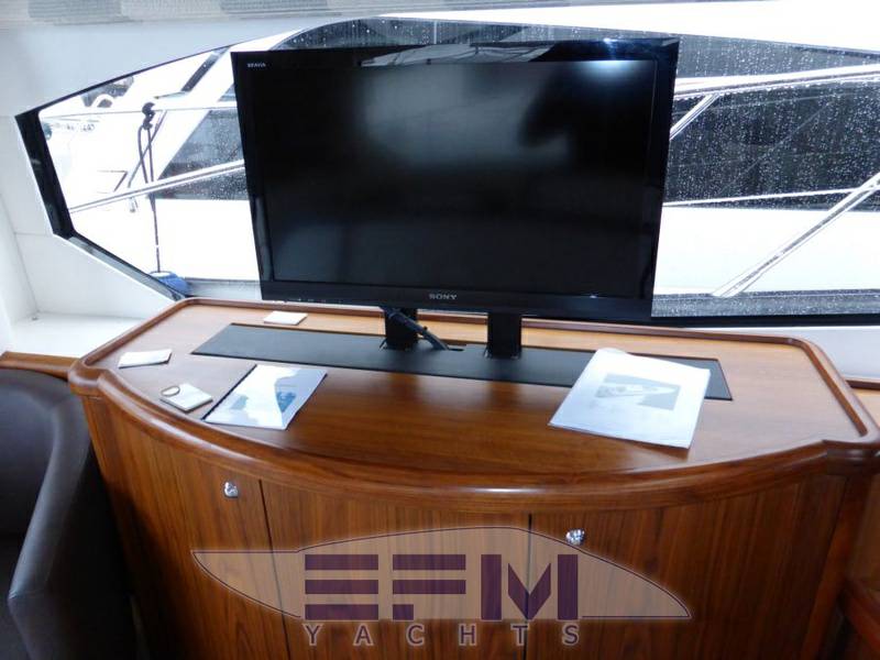 Sunseeker Predator 52