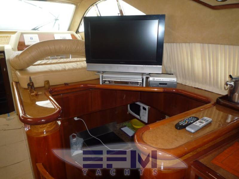 Ferretti 57