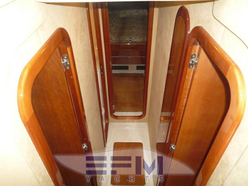 Ferretti 57