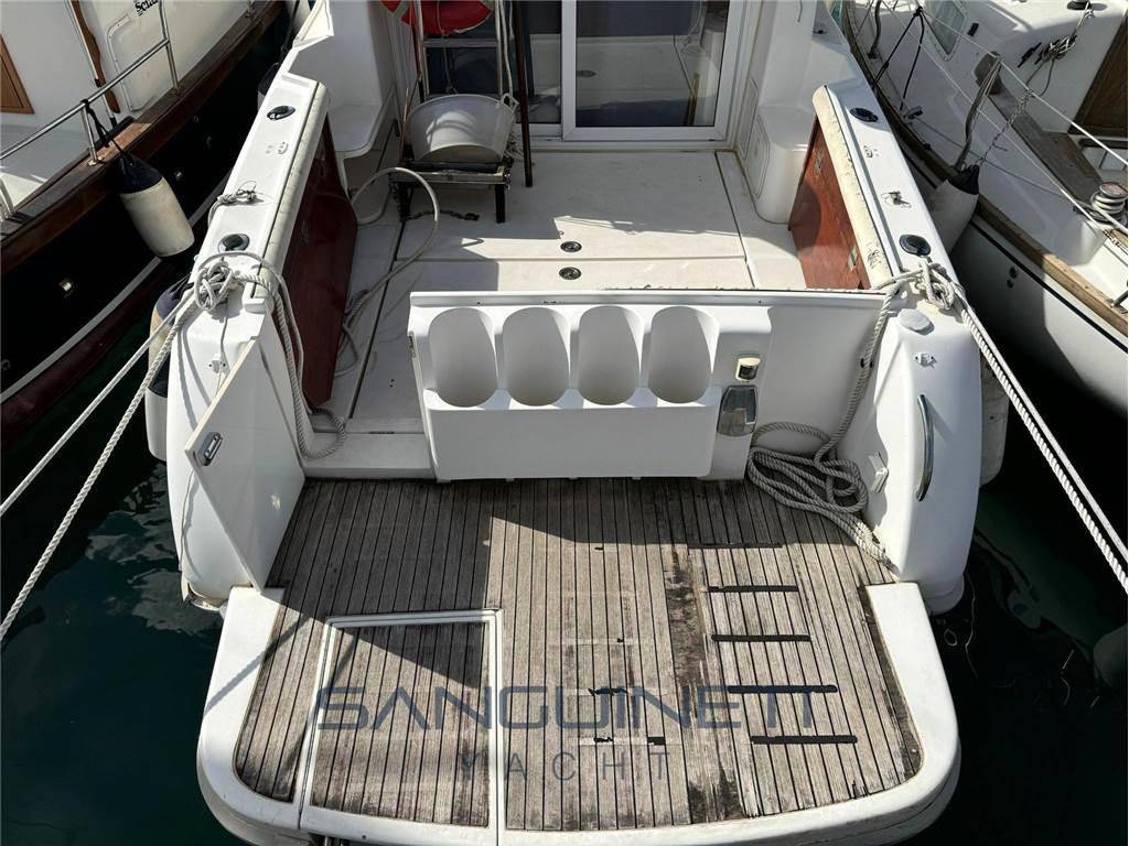 Rio 800 cabin fish