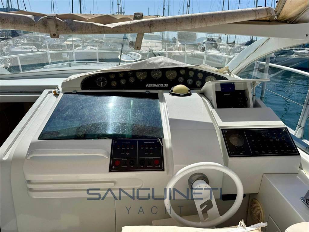 Pershing 38