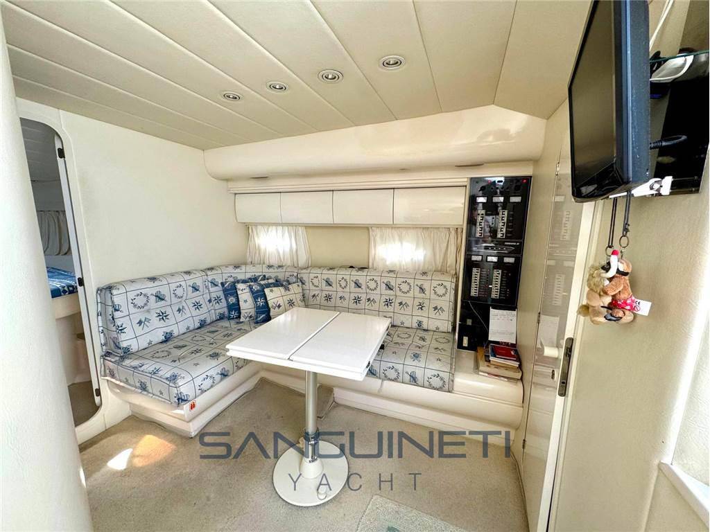 Pershing 38