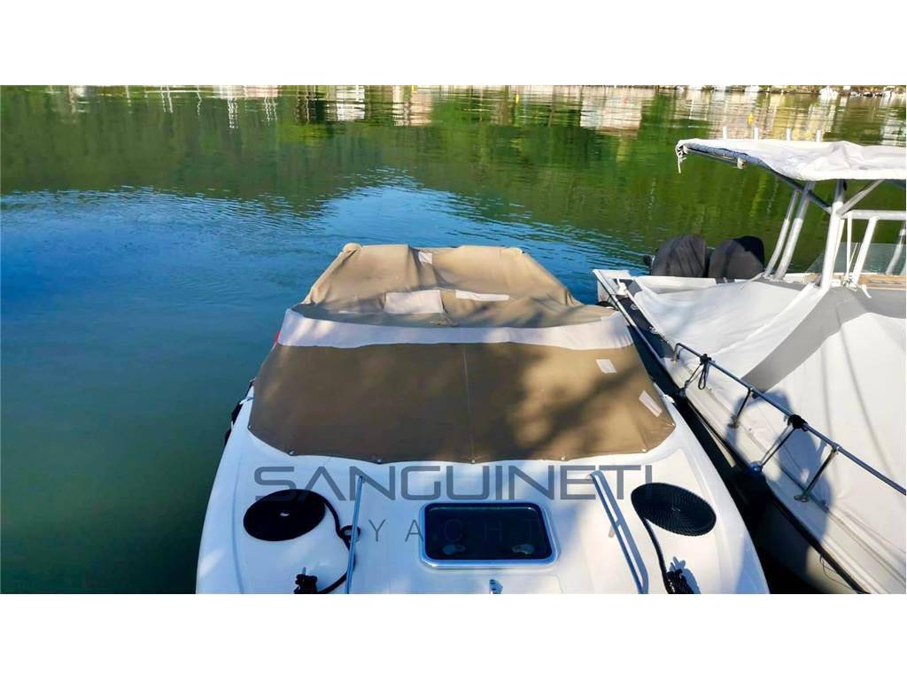 Jeanneau Runabout 755