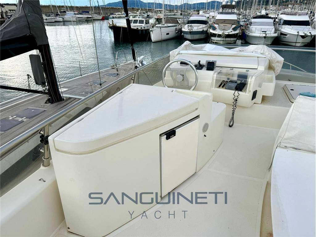 Ferretti 53