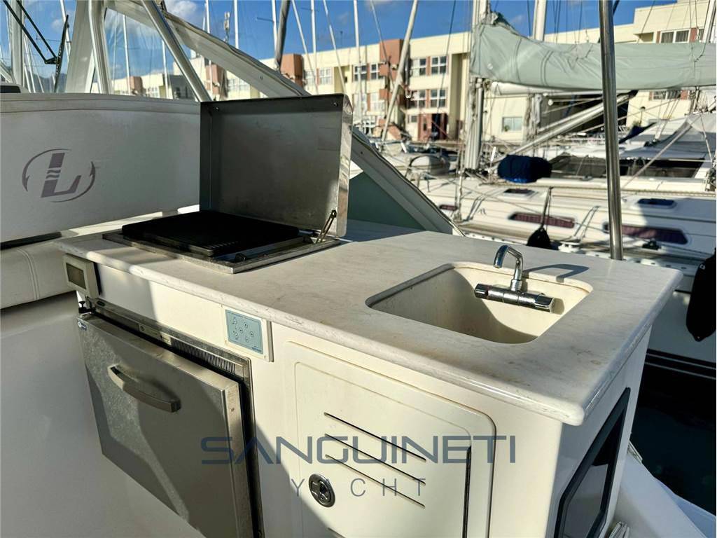 Luhrs 37 open