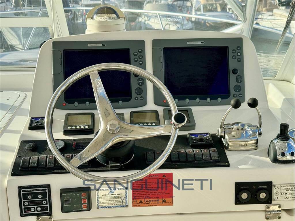 Luhrs 37 open