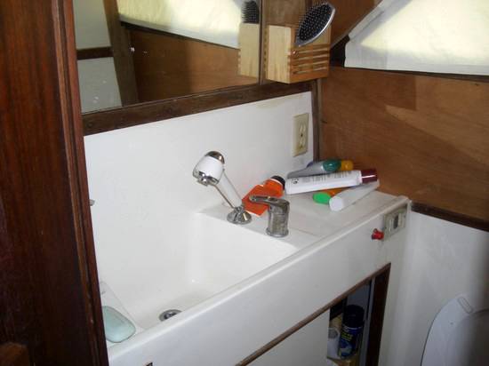 Hatteras 32