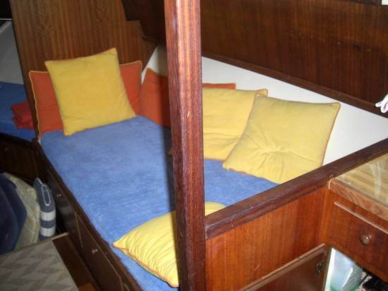 Hatteras 32