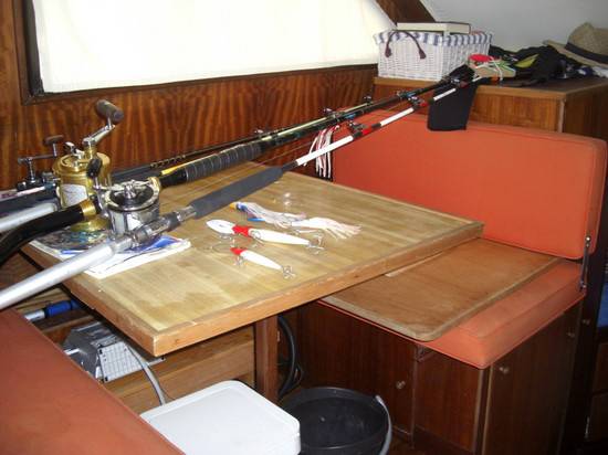 Hatteras 32