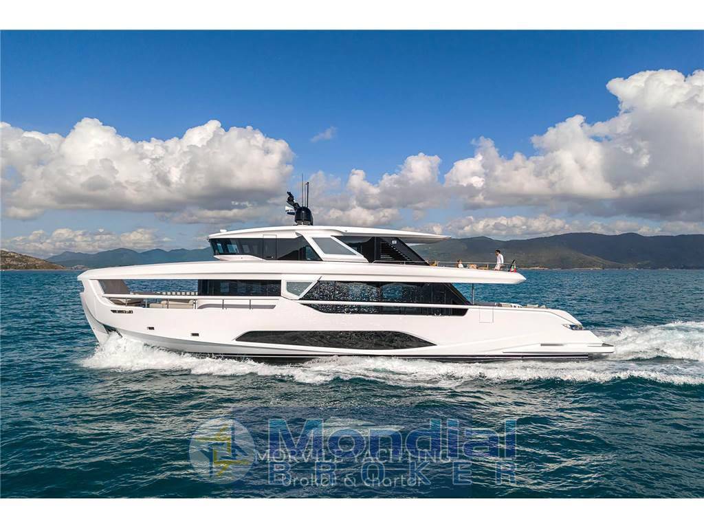 Ferretti Infiynito 90