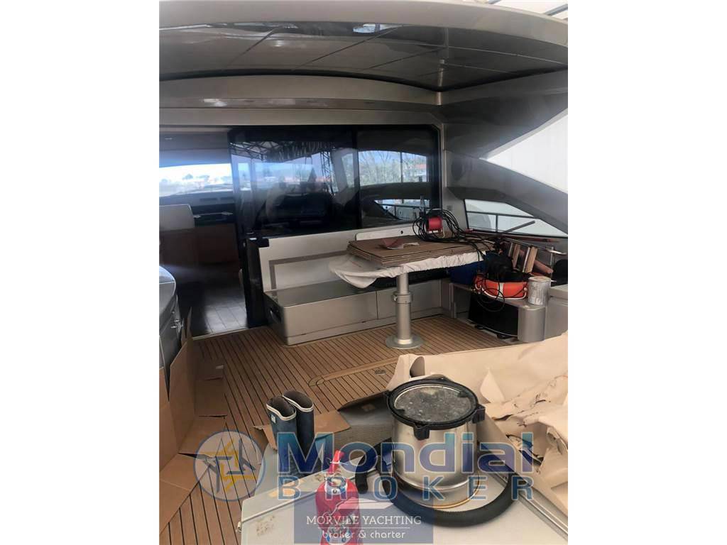 Pershing 64