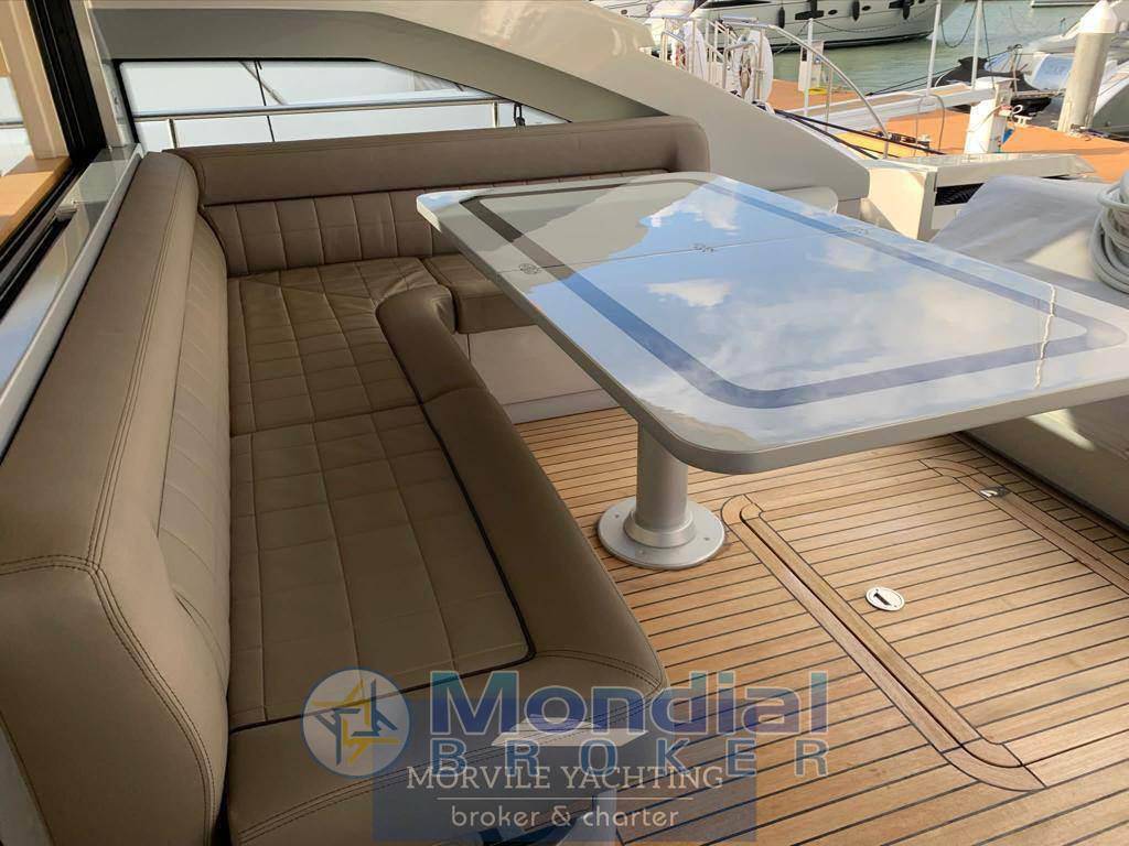 Pershing 64