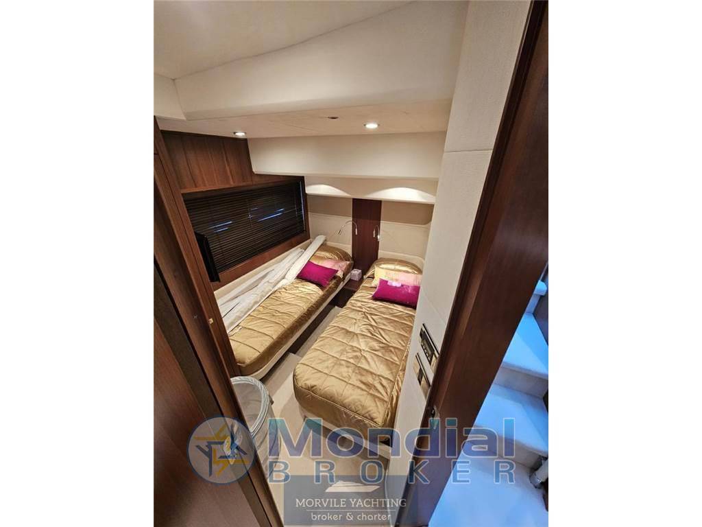 Princess yachts V 62