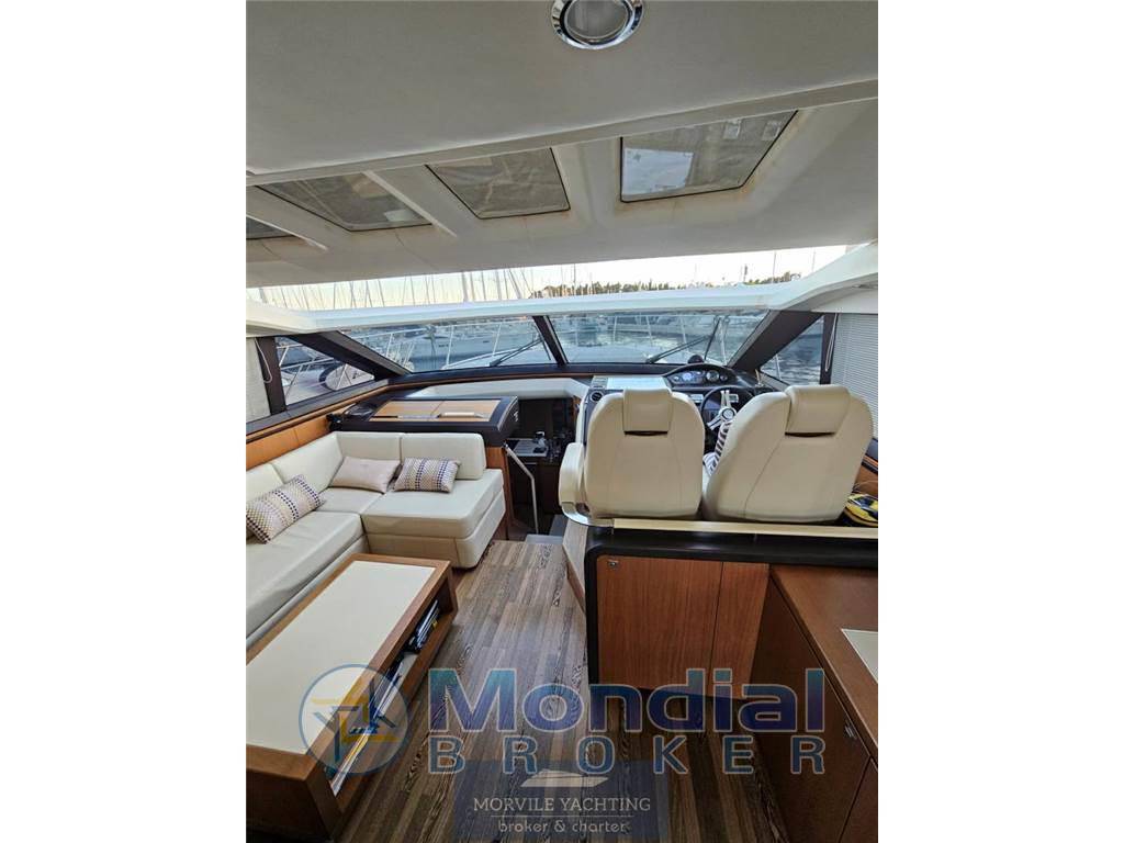 Princess yachts V 62