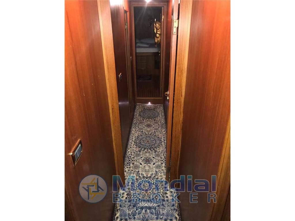 Cantiere nautico azzurro 21