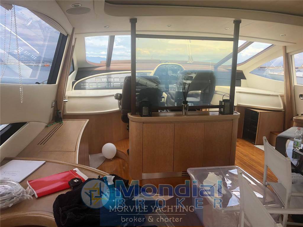 Pershing 76