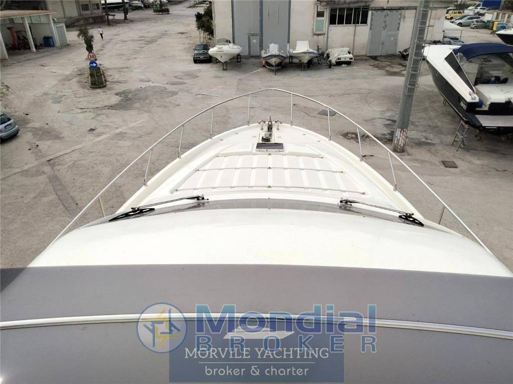Ferretti yachts 592