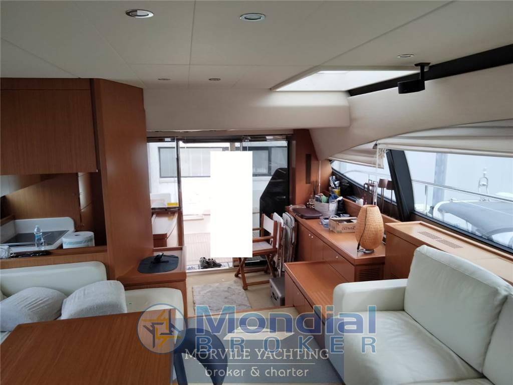 Ferretti yachts 592