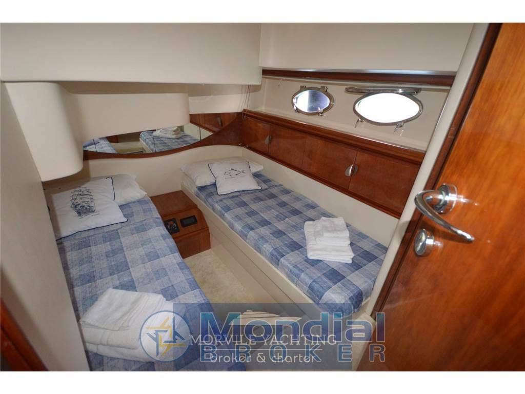 Pershing 52