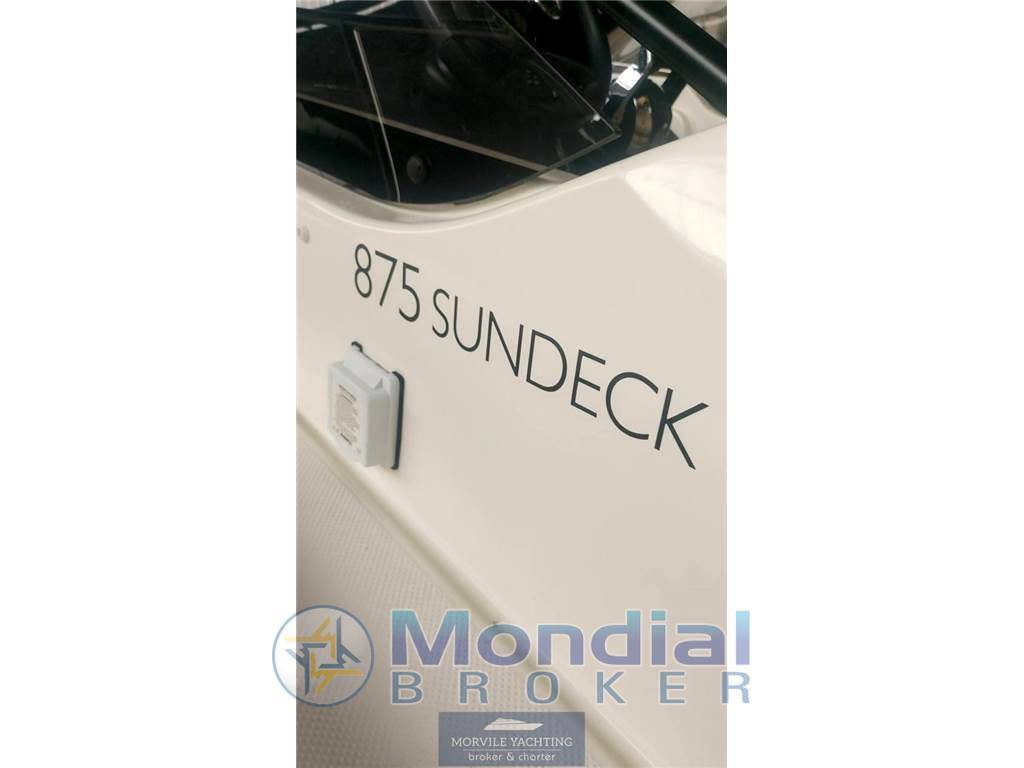 Quicksilver 875 sundeck