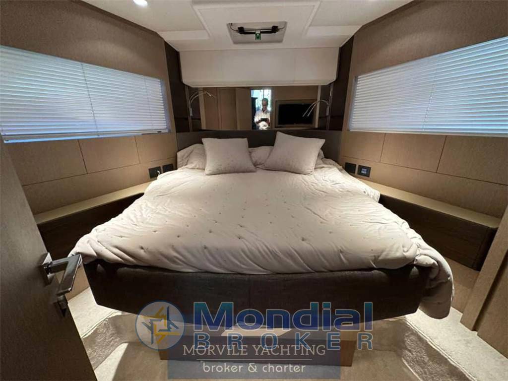 Ferretti yachts 500