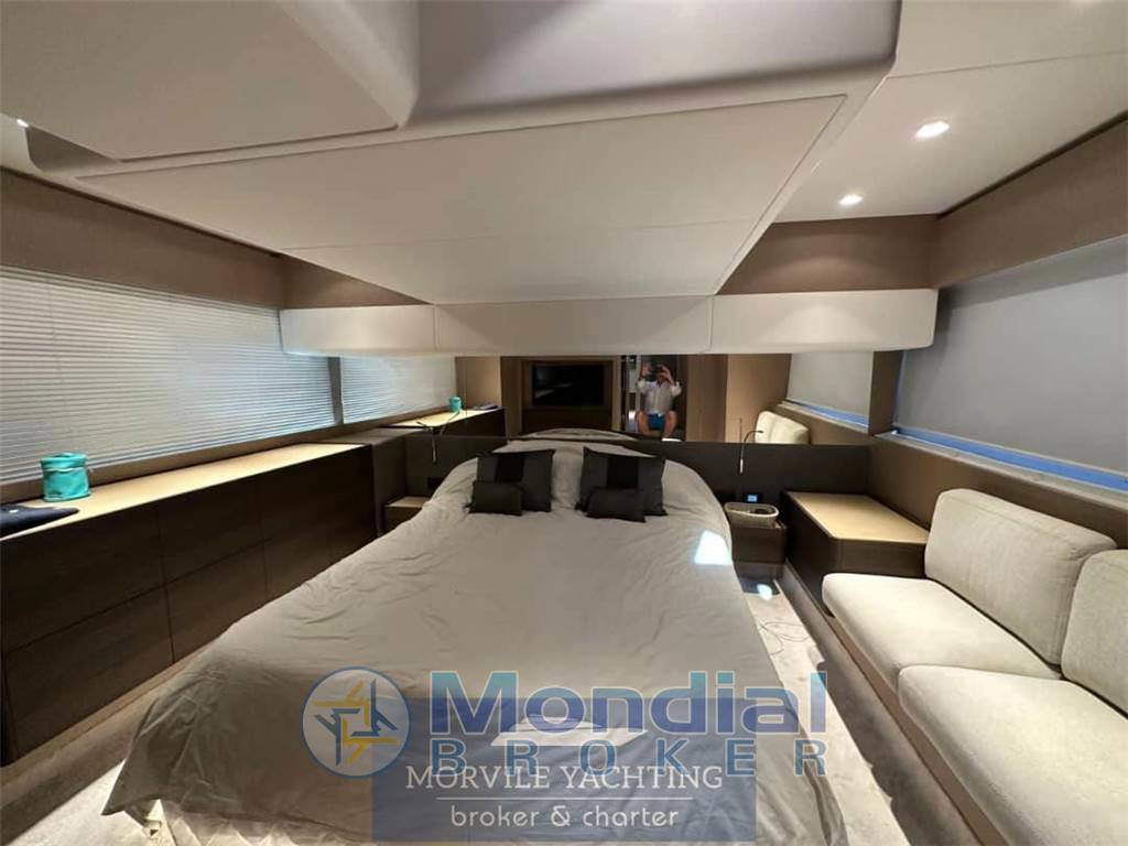 Ferretti yachts 500