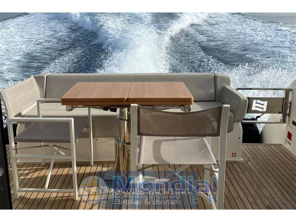 Ferretti yachts 500