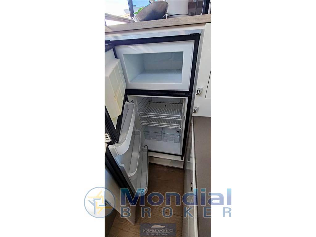 Sessa marine F42 flybridge
