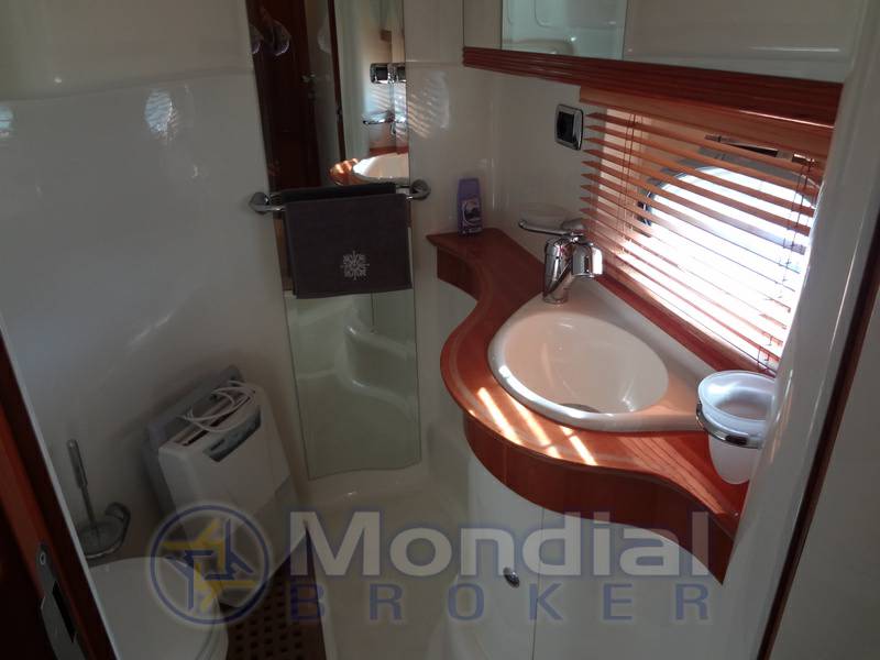 Atlantis 42