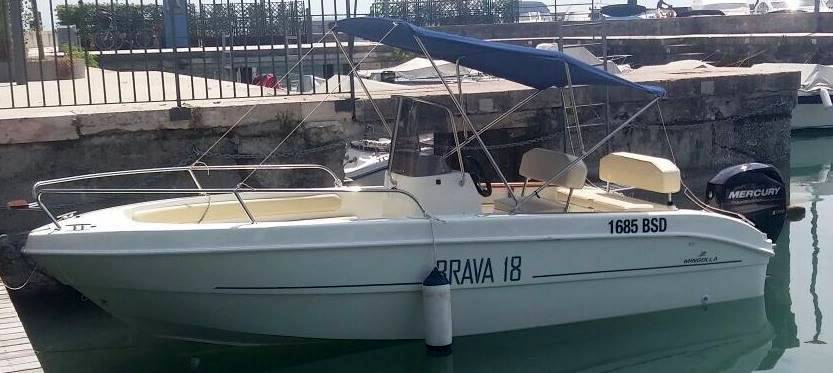 Noleggio rent mingolla Brava 18 senza patente sul lago di garda