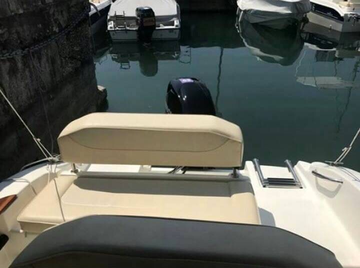Noleggio rent mingolla Brava 18 senza patente sul lago di garda