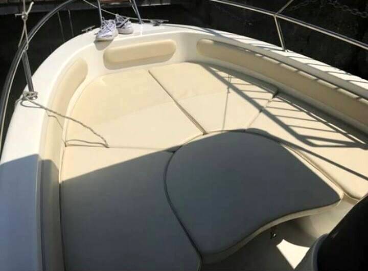 Noleggio rent mingolla Brava 18 senza patente sul lago di garda